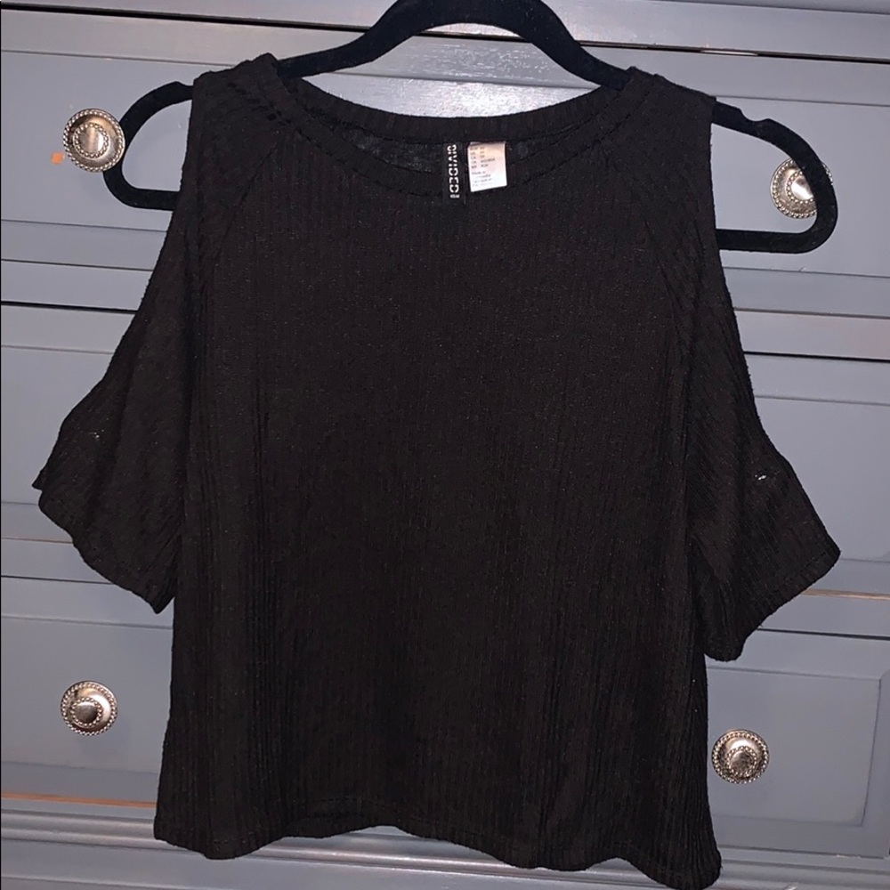 BLACK COLD SHOULDER TOP